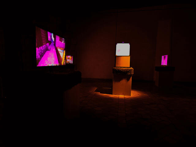 New world Normal Creative Superflat, 2024 Ton identité est aussi fragile que les saves* d’une gamine en 2010. Ode à la nostalgie. Souvenirs, lost medias : notre impermanence ressemble étrangement à celle de nos données immatérielles.