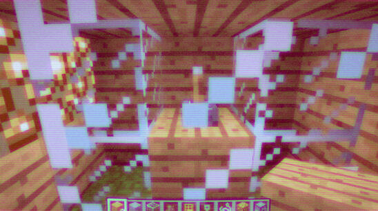 Ton identité est aussi fragile que les archives du jeu cracké d'un gamin en 2011 Installation, Vidéos 2h16min32, Texte Son 4min48, 64 Photographies .